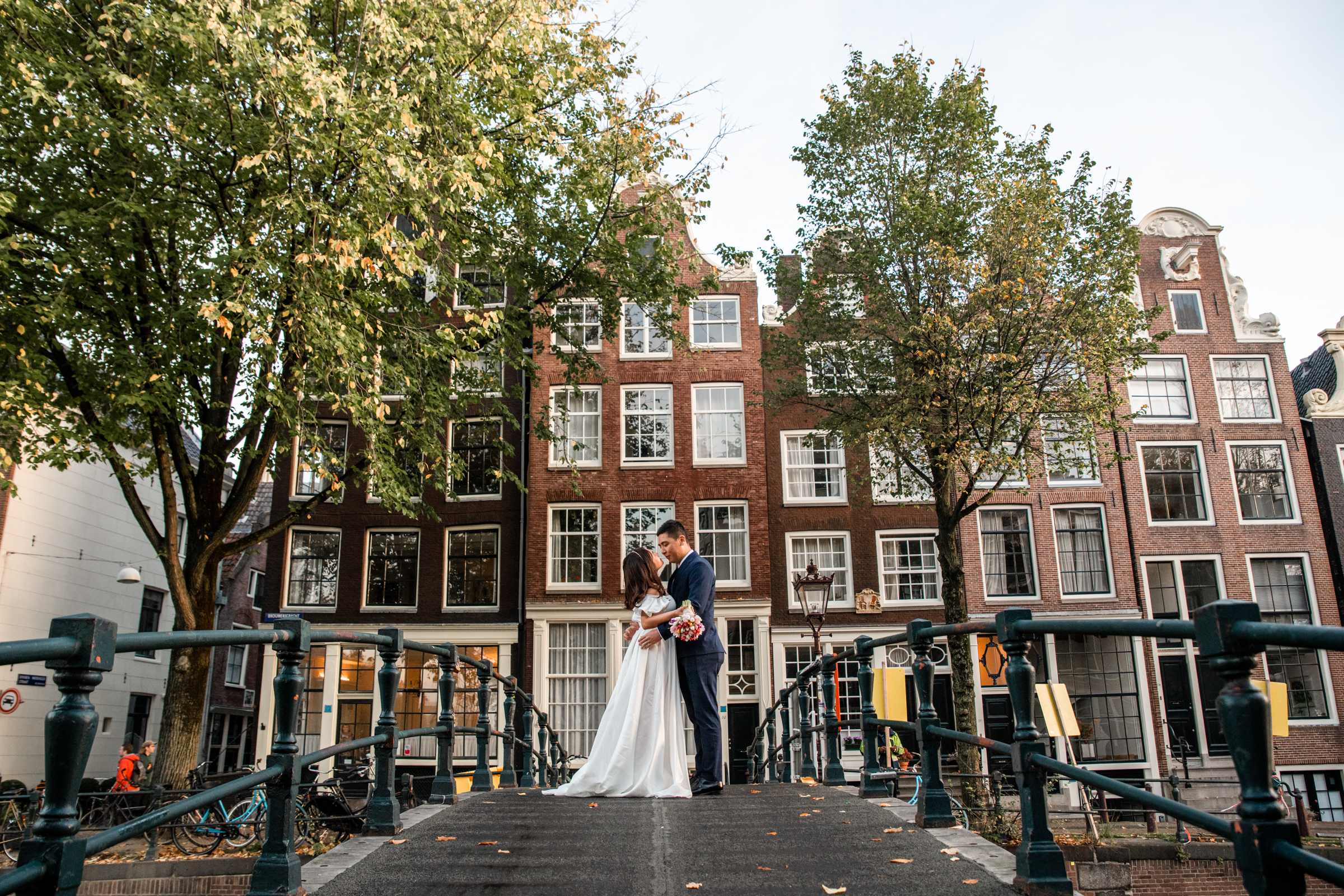 Amsterdam canals wedding photoshoot