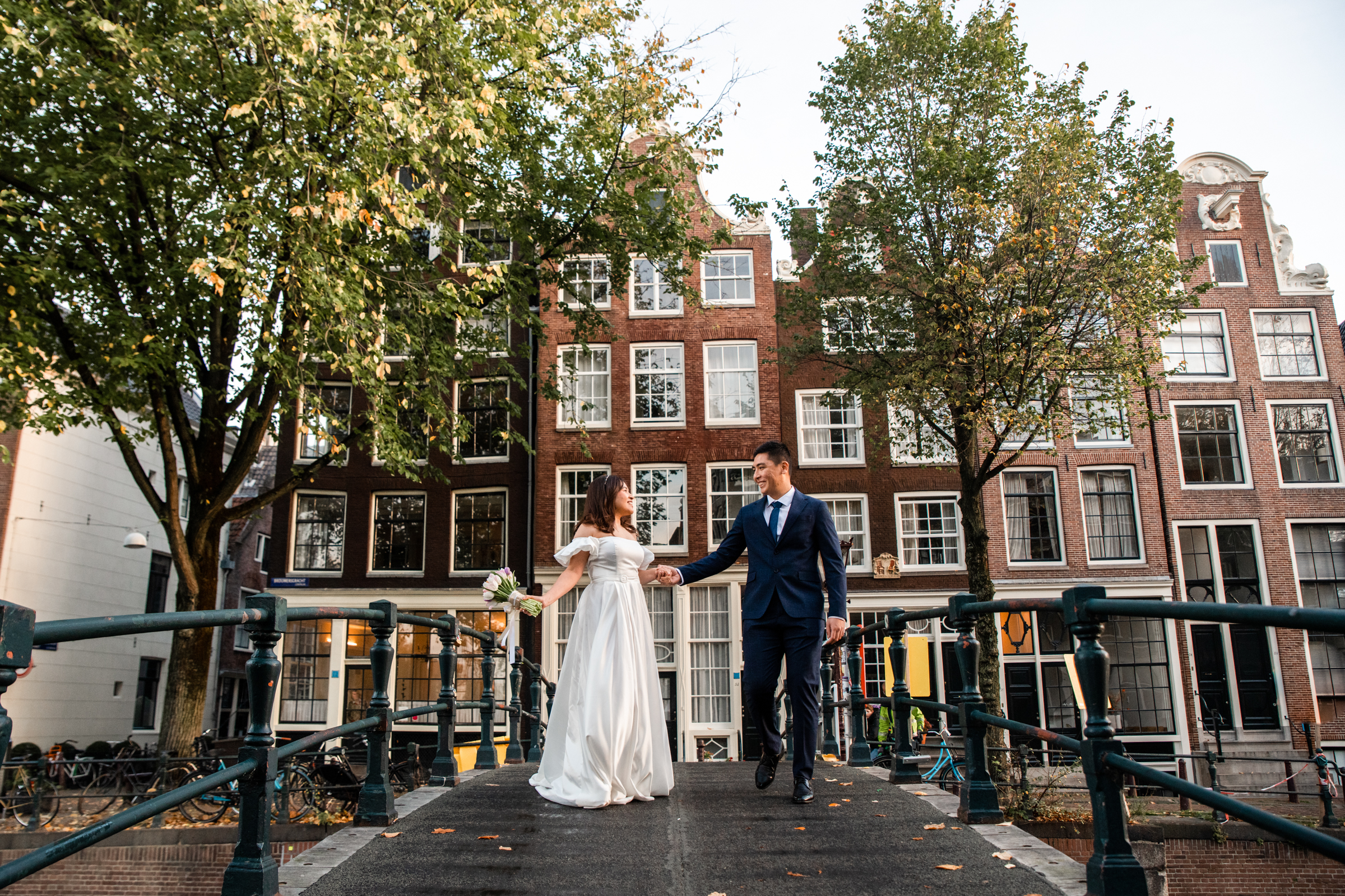 Amsterdam canals wedding photoshoot