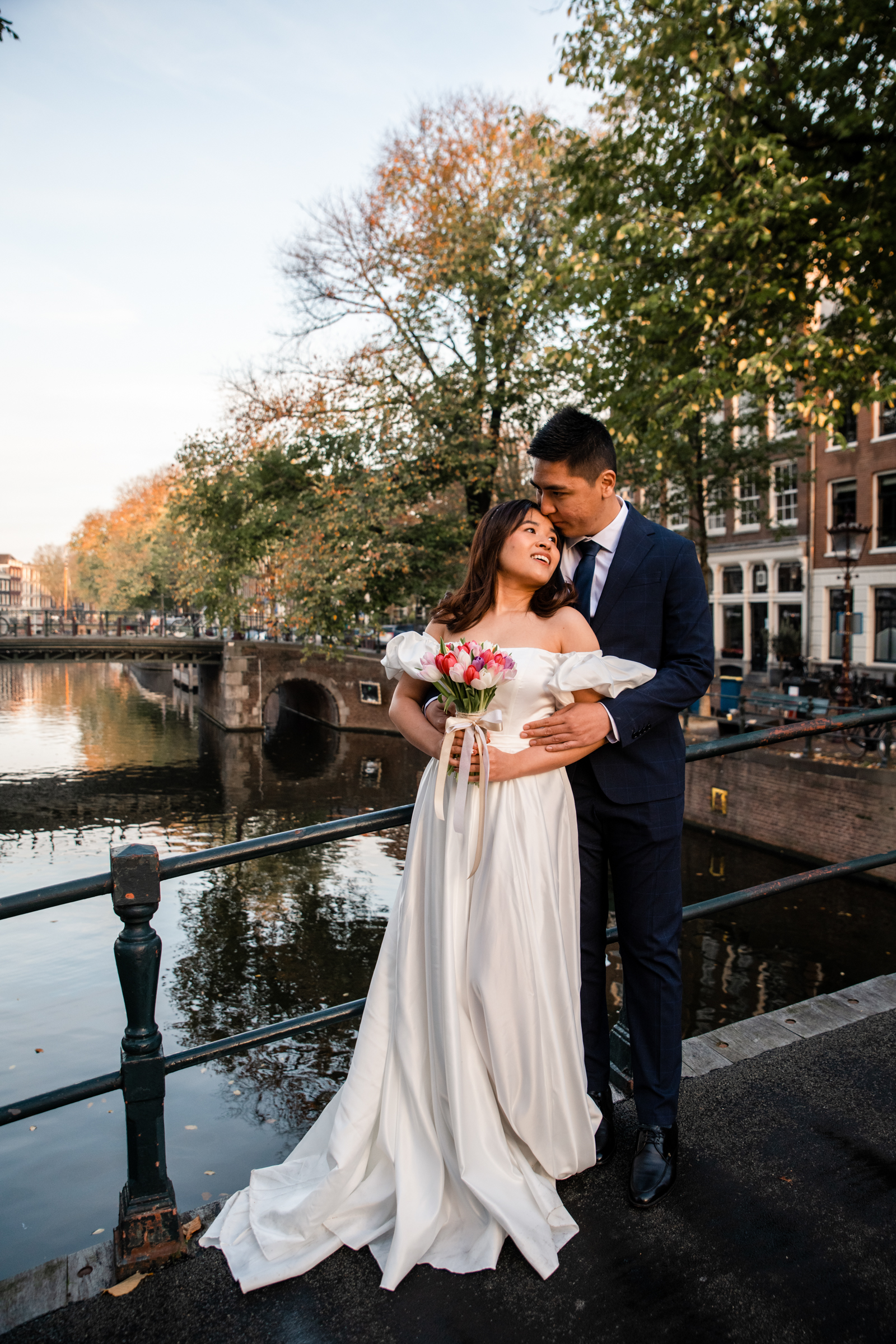 Amsterdam canals wedding photoshoot